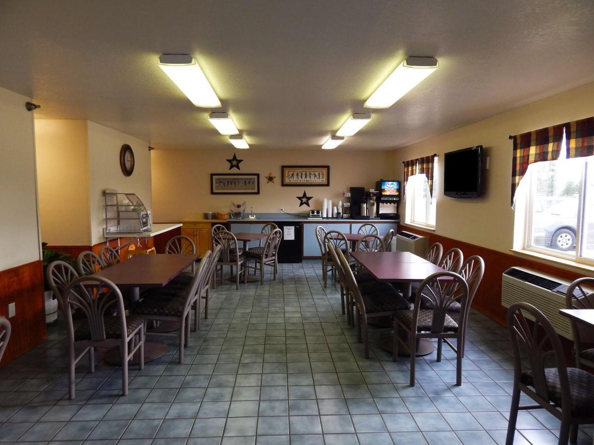 Americas Best Value Inn Солт Сейнт Мери Екстериор снимка