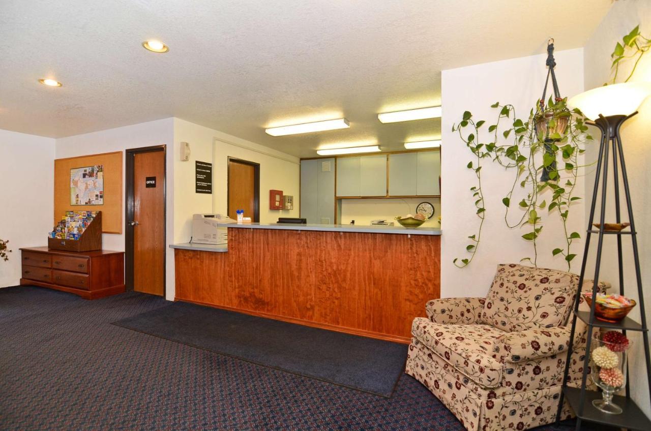 Americas Best Value Inn Солт Сейнт Мери Интериор снимка