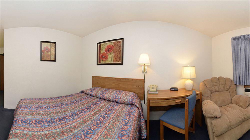 Americas Best Value Inn Солт Сейнт Мери Екстериор снимка