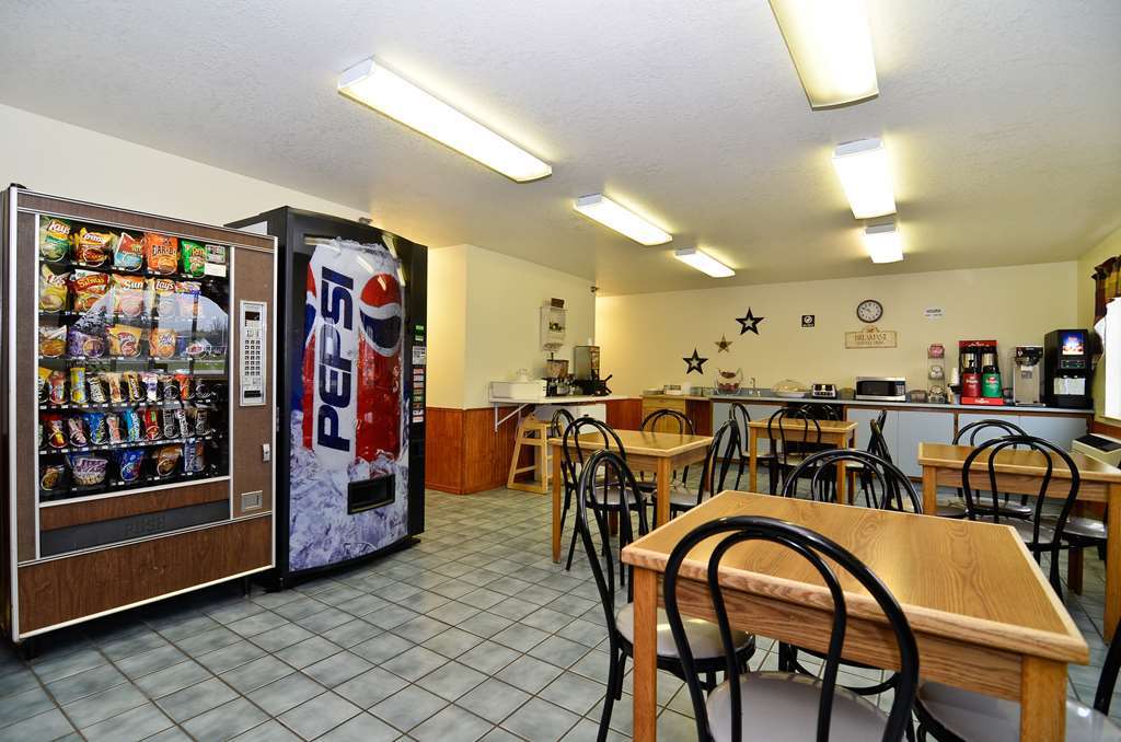 Americas Best Value Inn Солт Сейнт Мери Ресторант снимка